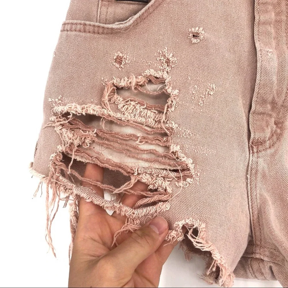 VTG LEE Distressed Denim Short Dusty Pink - RUNS small - Picture 2 of 10